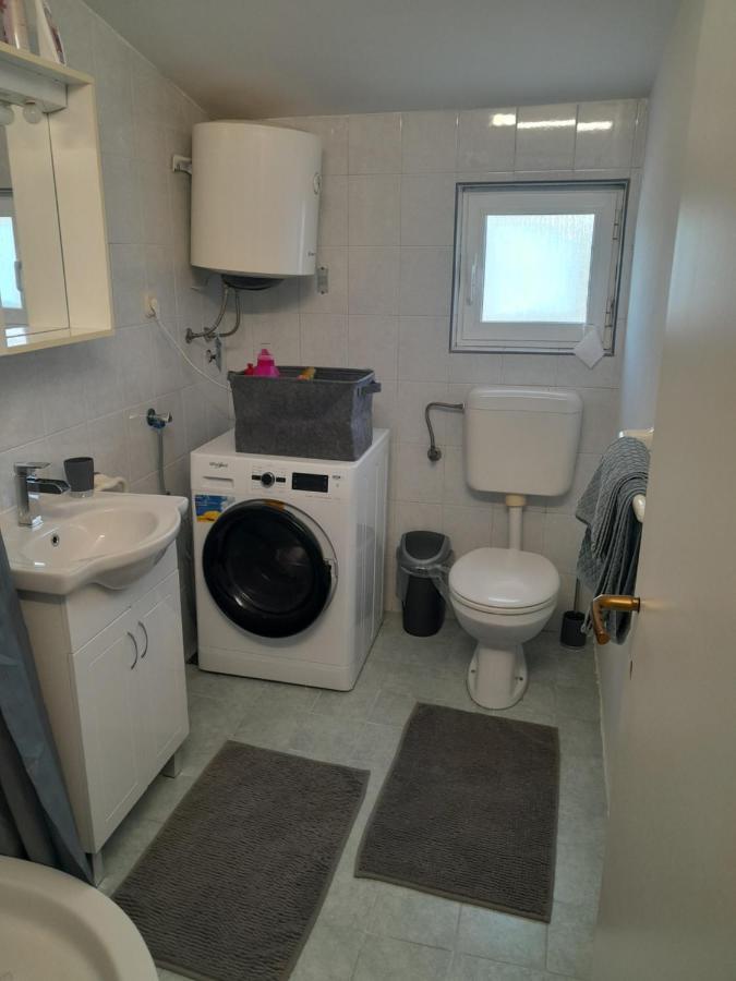 Caliente Apartments Vir A Екстериор снимка