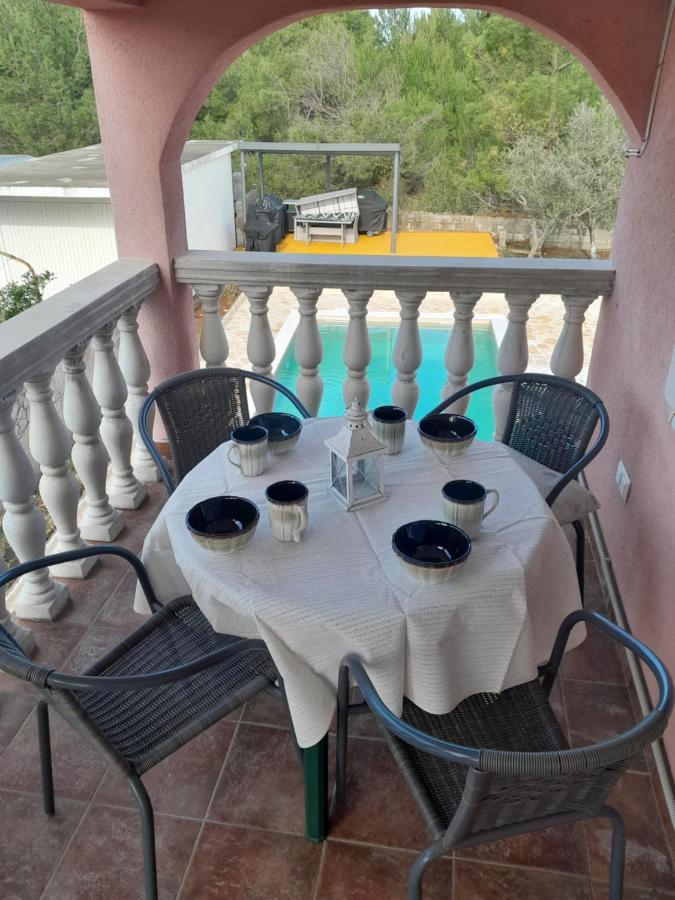 Caliente Apartments Vir A Екстериор снимка