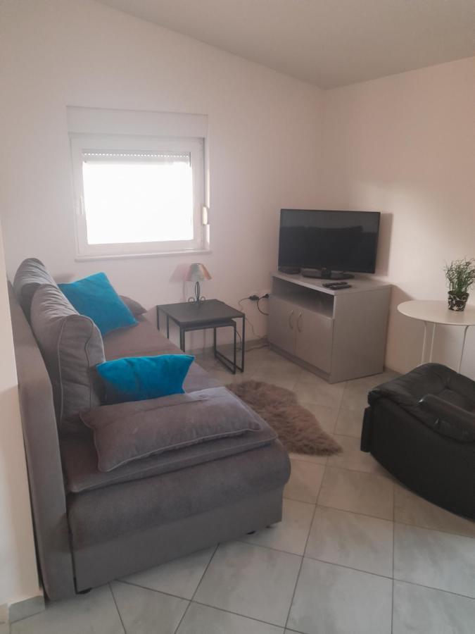 Caliente Apartments Vir A Екстериор снимка