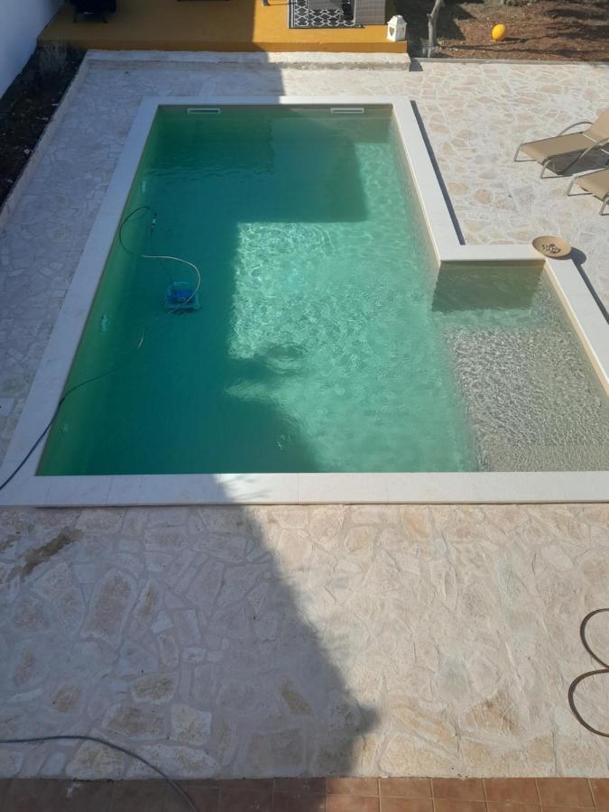 Caliente Apartments Vir A Екстериор снимка