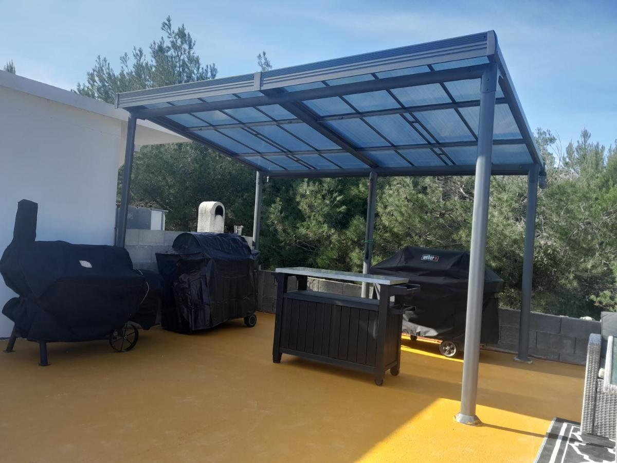 Caliente Apartments Vir A Екстериор снимка